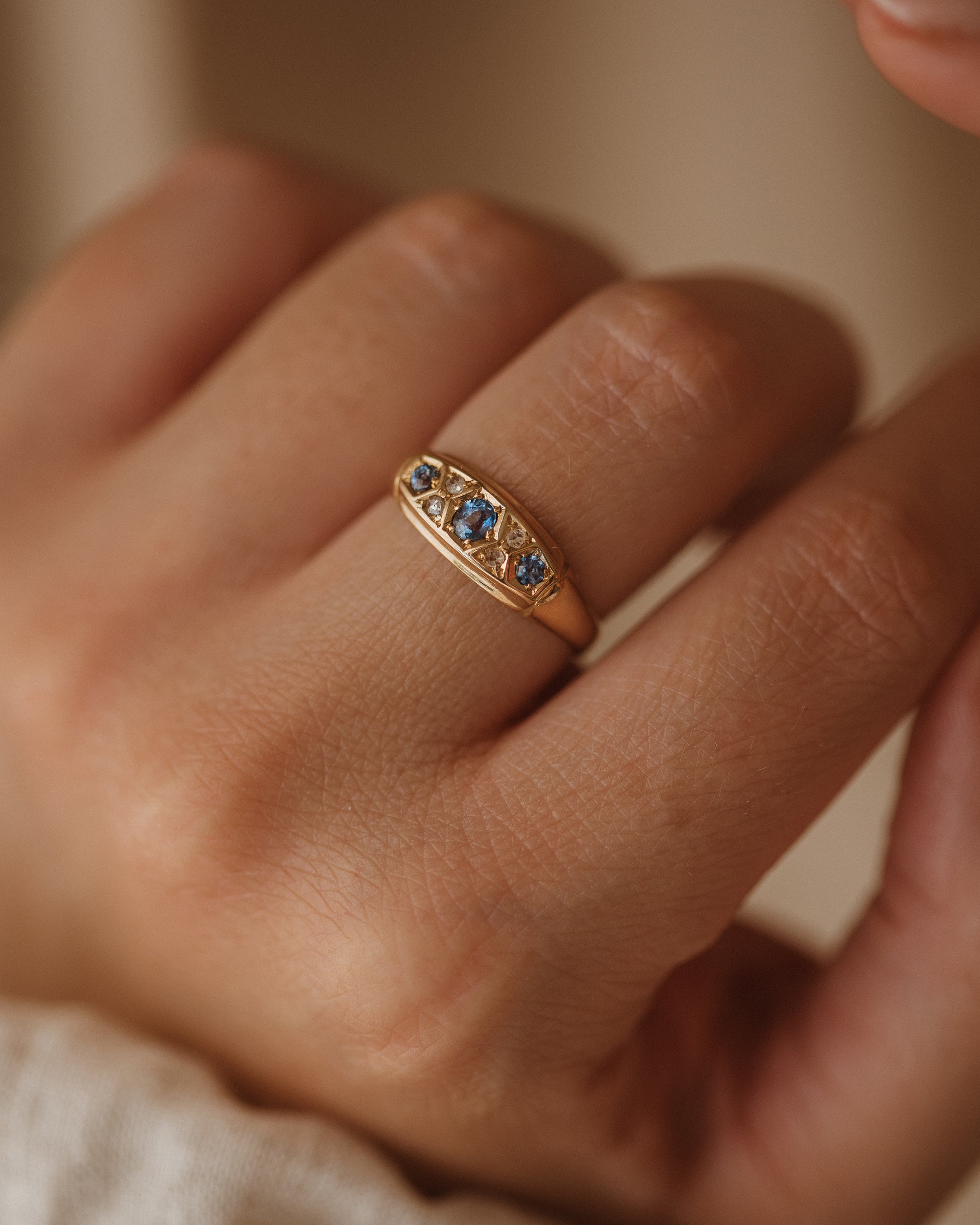 Blanche 1918 18ct Gold Sapphire & Diamond Ring