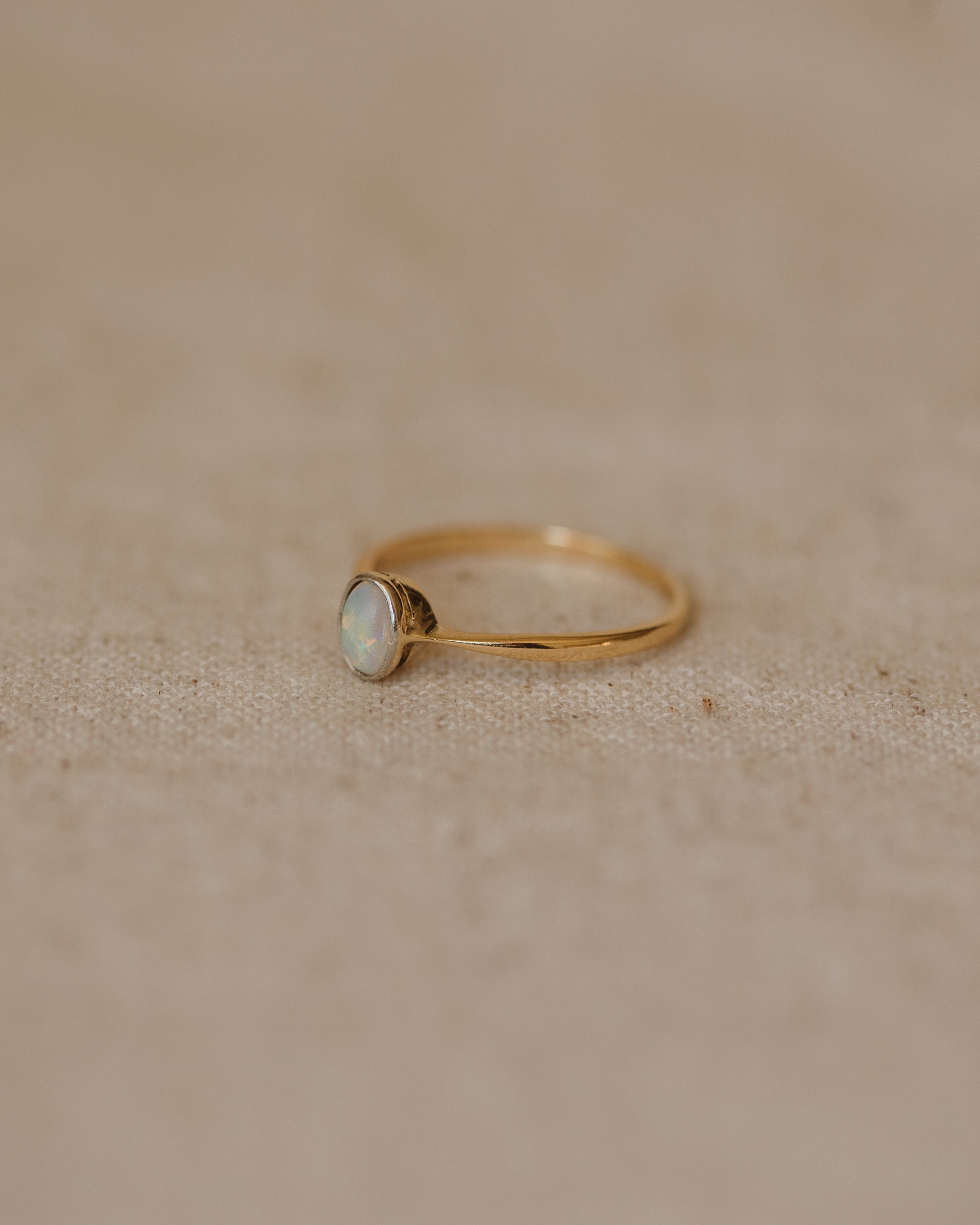 Mona Vintage 18ct Gold Solitaire Opal Ring