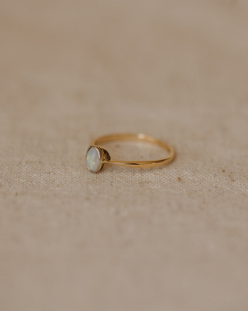 Mona Vintage 18ct Gold Solitaire Opal Ring