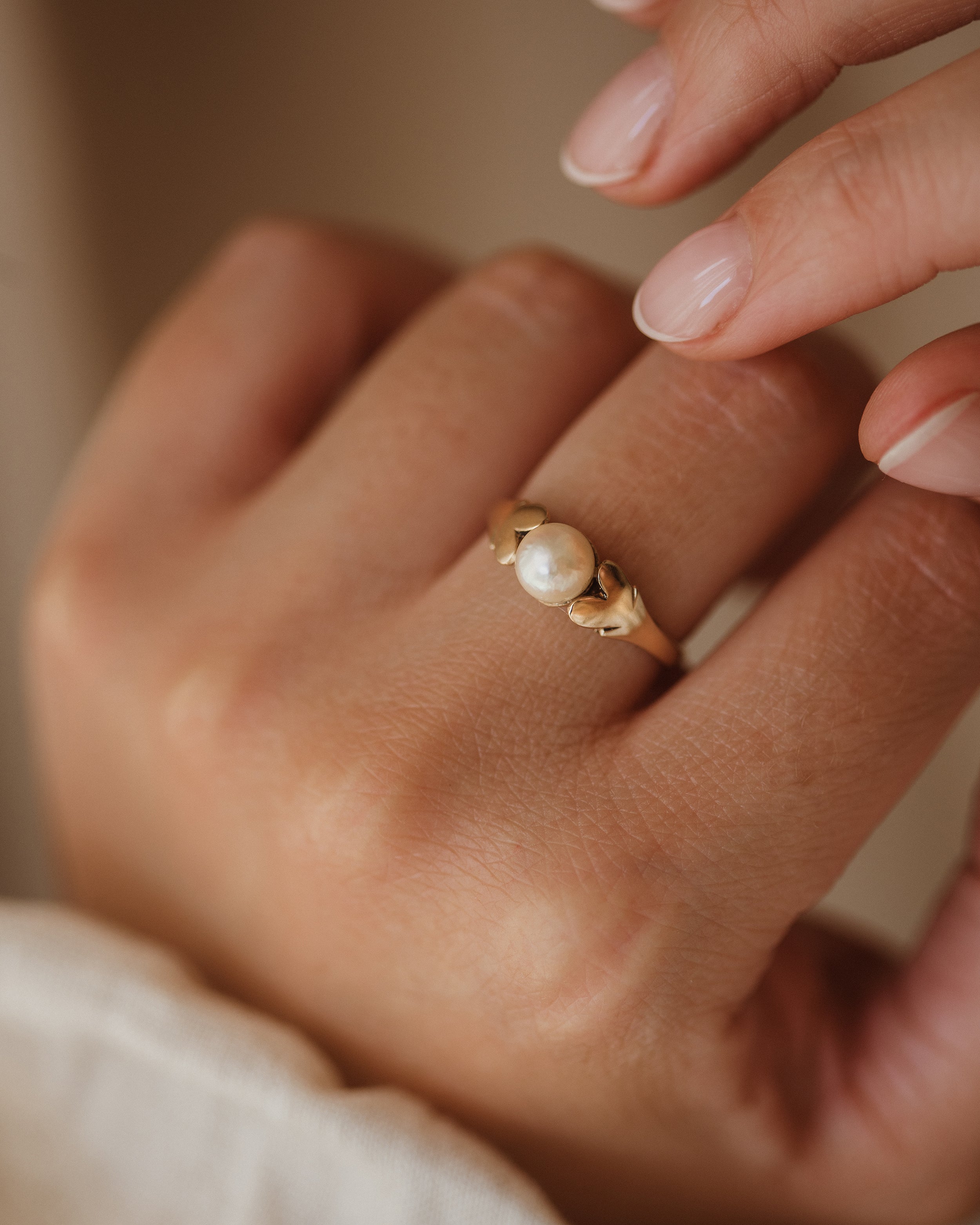 Image of Dorothy Vintage 9ct Gold Natural Pearl Ring