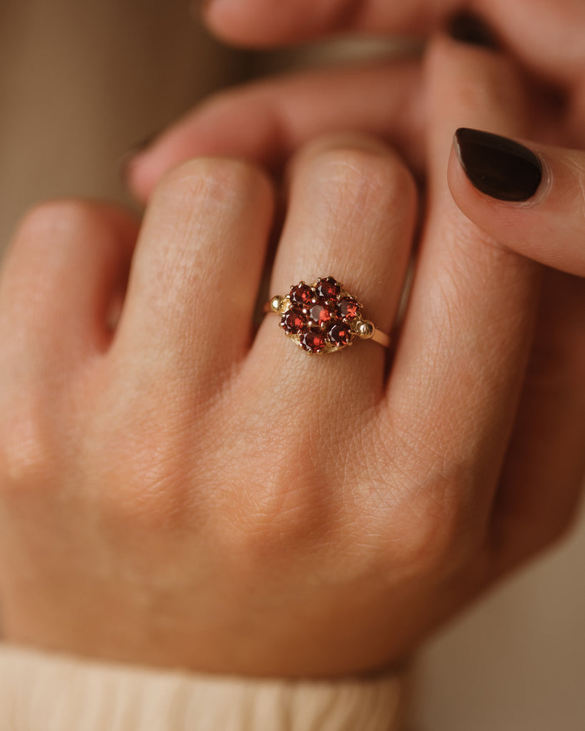 Leonora 1963 9ct Gold Garnet Cluster Ring