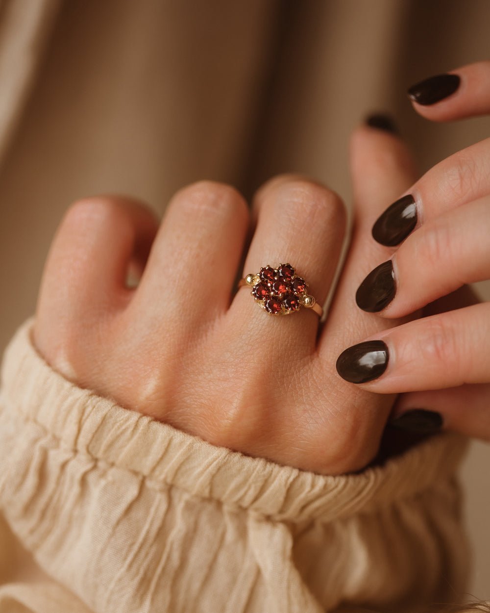 Leonora 1963 9ct Gold Garnet Cluster Ring