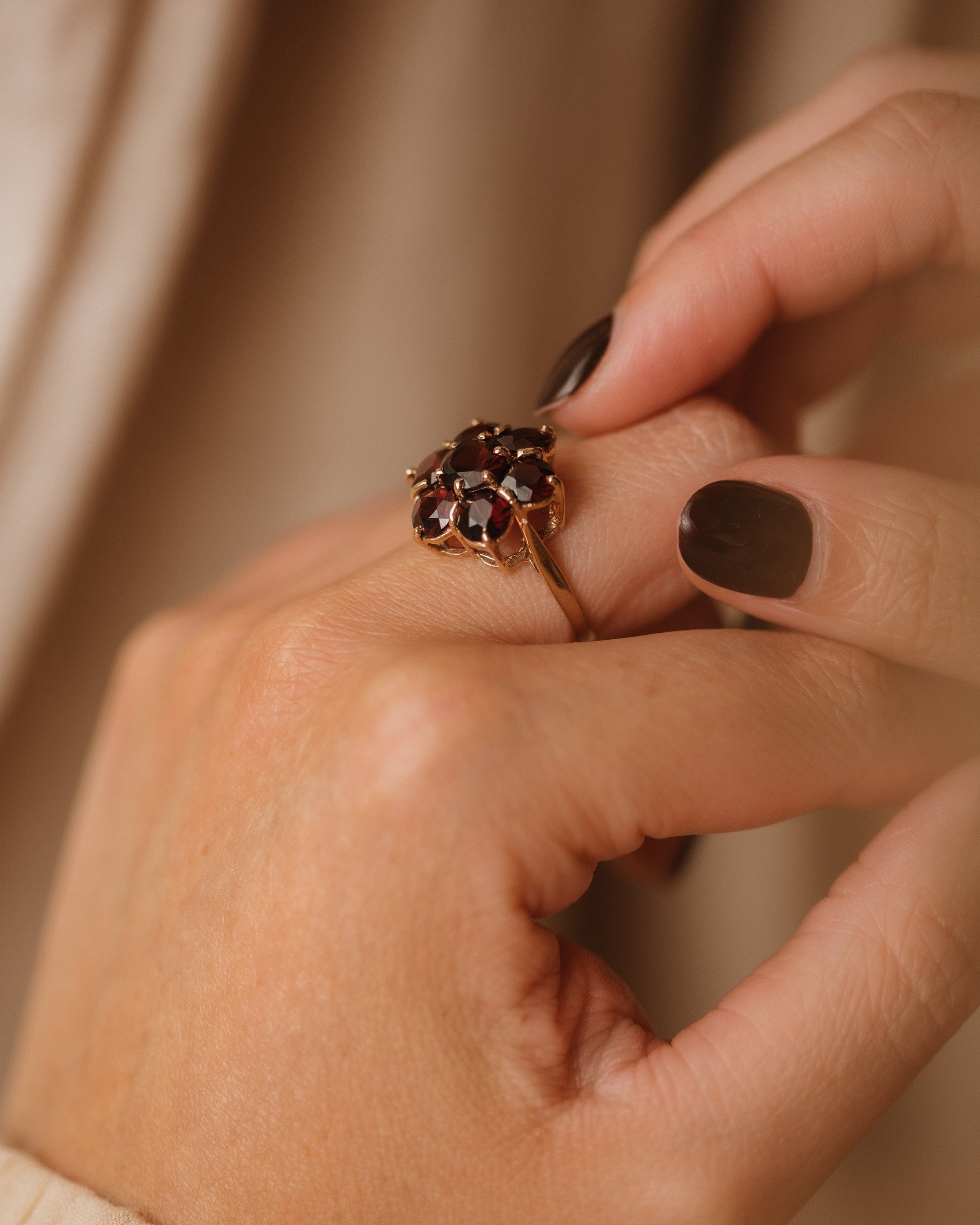Temperance 1982 9ct Gold Garnet Cluster Ring