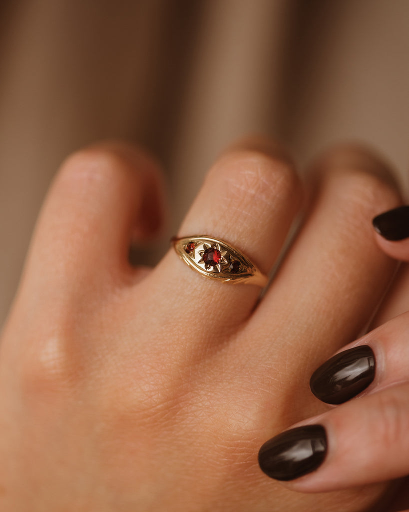 Rosamond 1980 9ct Gold Garnet Gypsy Ring