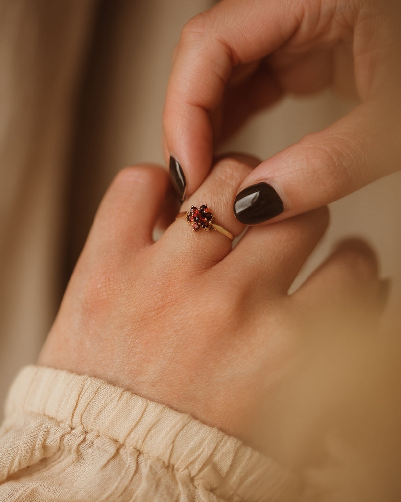 Hetty 1979 9ct Gold Garnet Cluster Ring