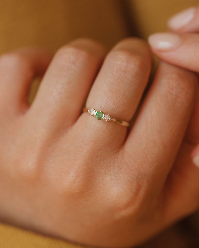 Isla 1987 9ct Gold Emerald & Diamond Trilogy Ring