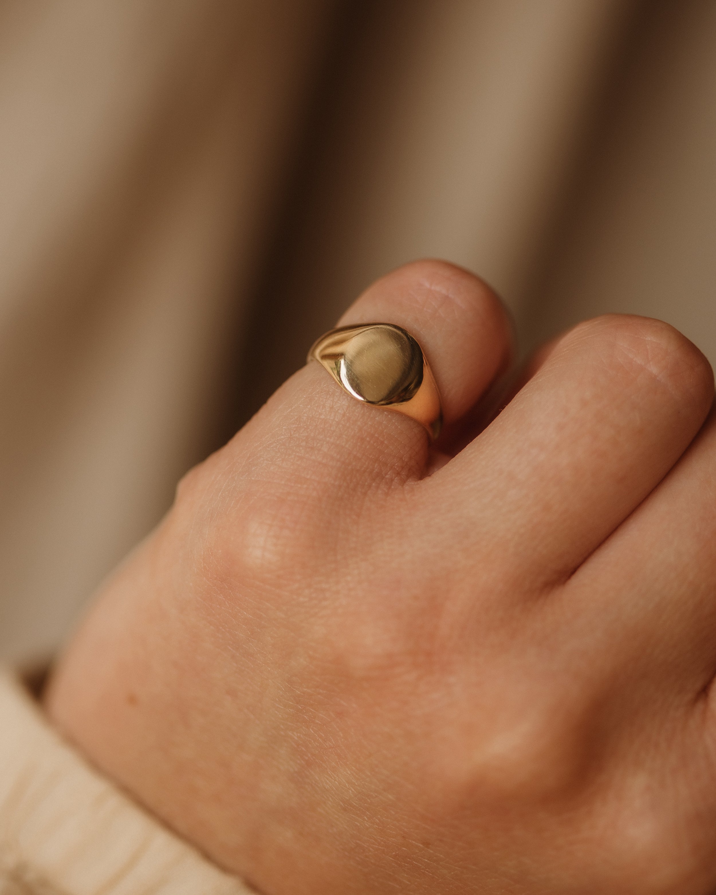 Image of Verity 1959 9ct Gold Pinky Signet Ring