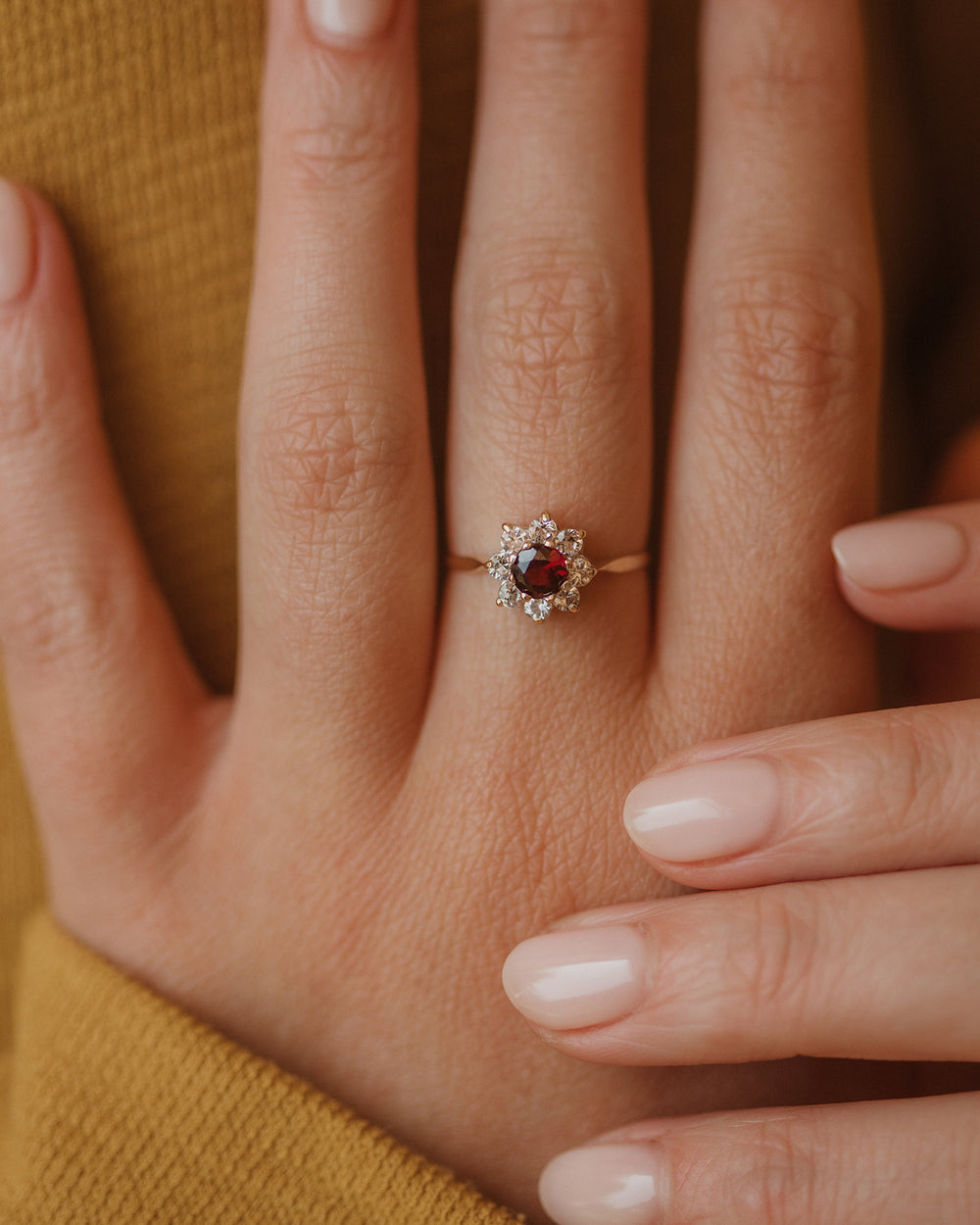 Nellie 1973 9ct Gold Garnet Cluster Ring