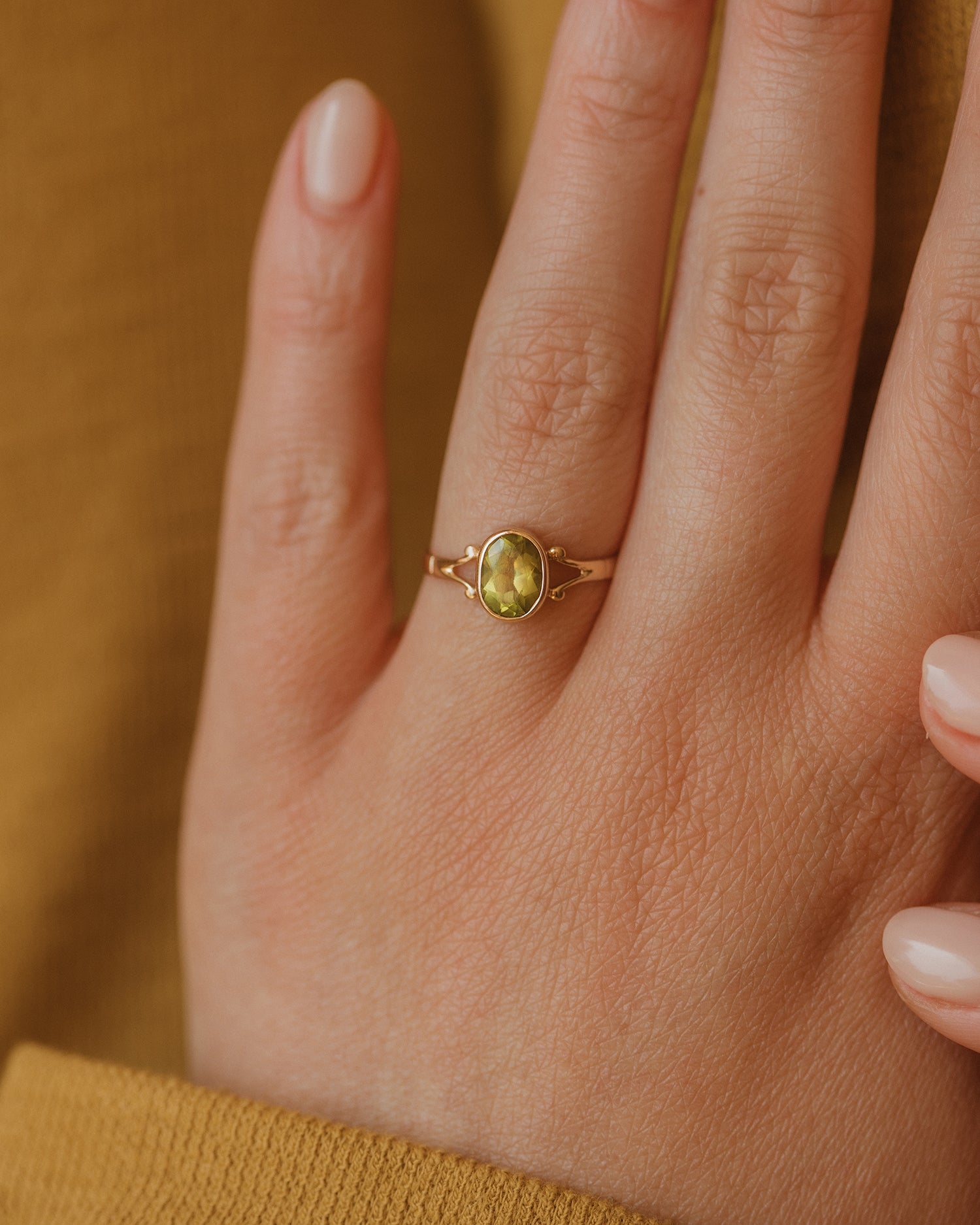 Eleanor Vintage 9ct Gold Peridot Ring Rock n Rose