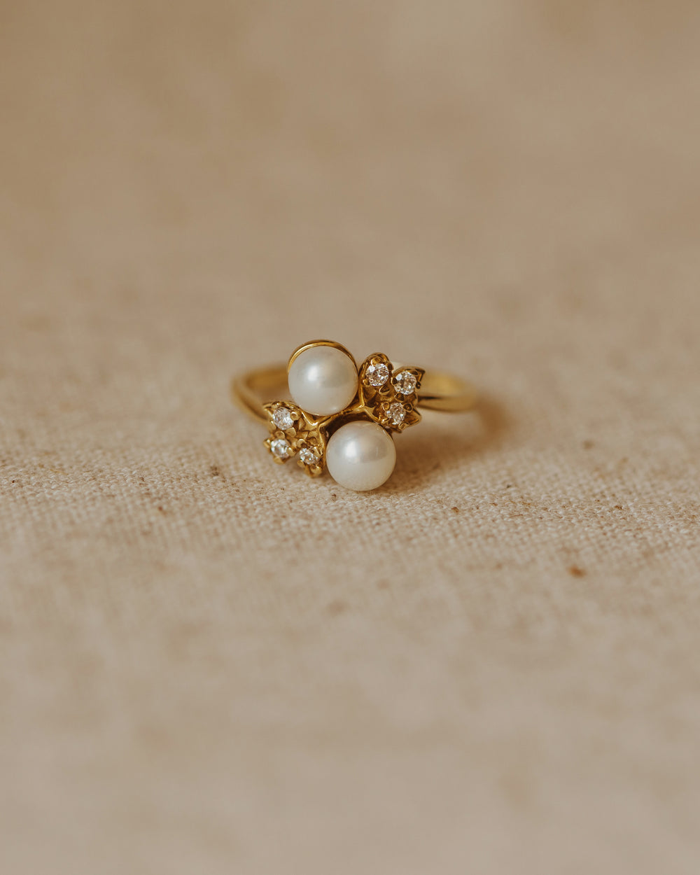 Laurel Vintage 18ct Gold Pearl & White Sapphire Ring