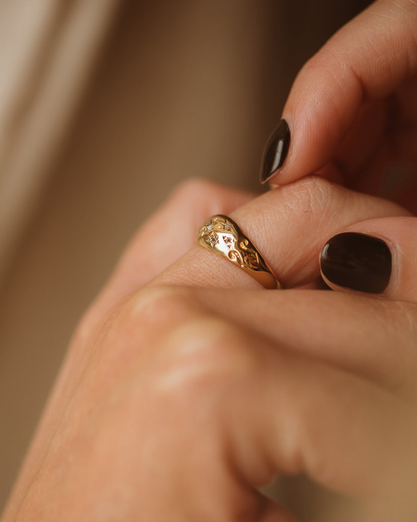 Dulcie Antique 18ct Gold Star Set Diamond Gypsy Ring