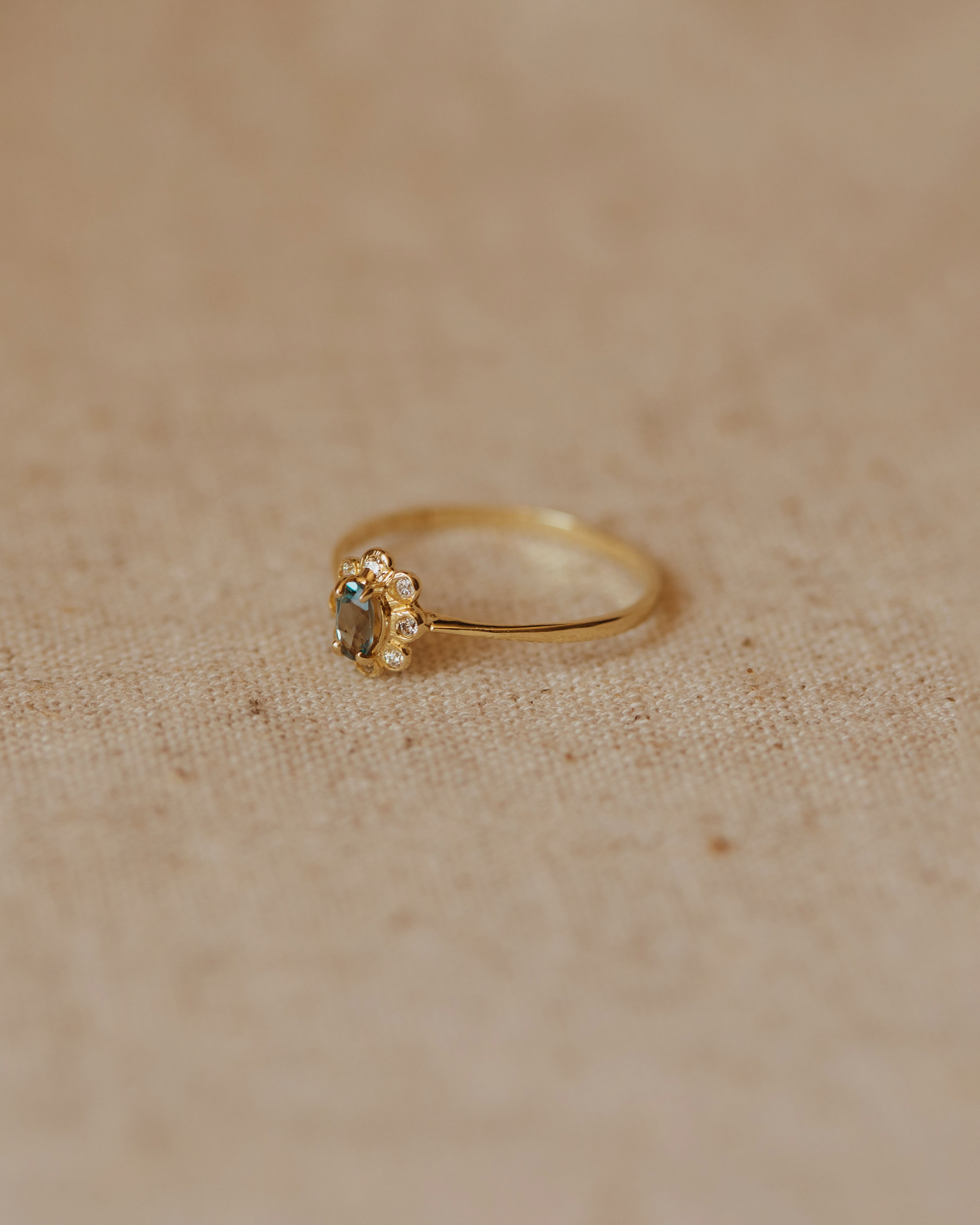 Edith Vintage 9ct Gold Aquamarine Cluster Ring