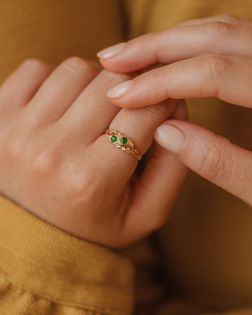 Clover 1916 18ct Gold Green Garnet & Diamond Ring