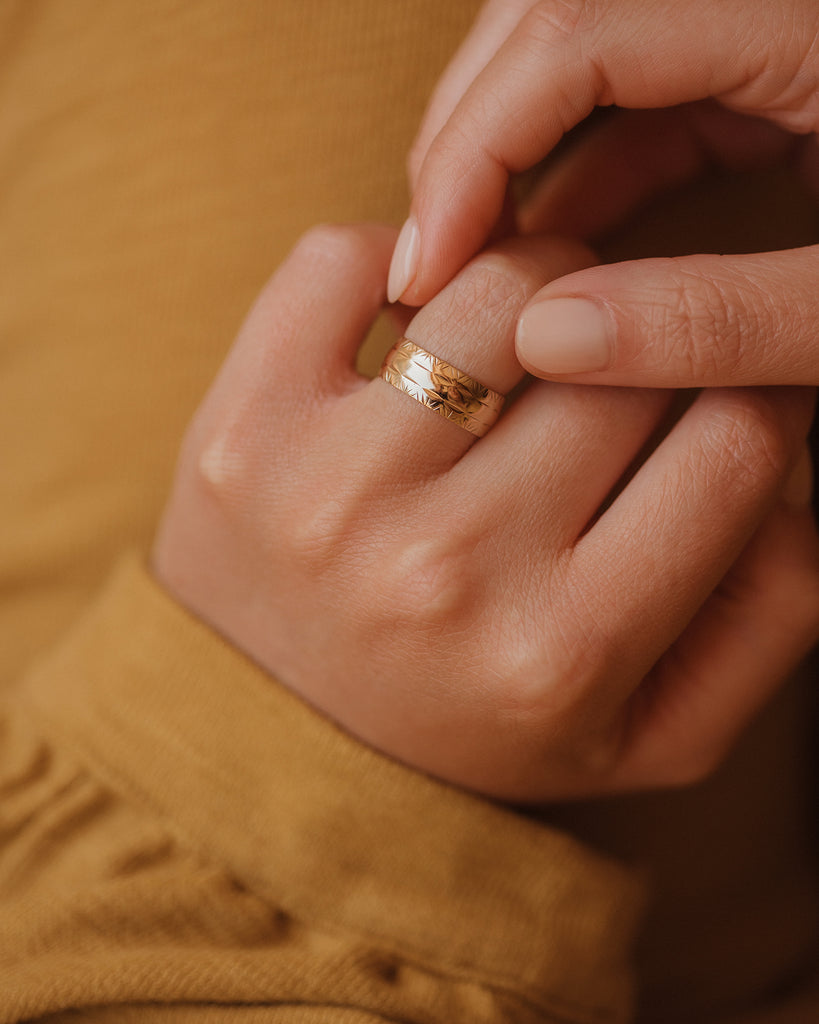 Celia 1974 9ct Gold Patterned Band Ring