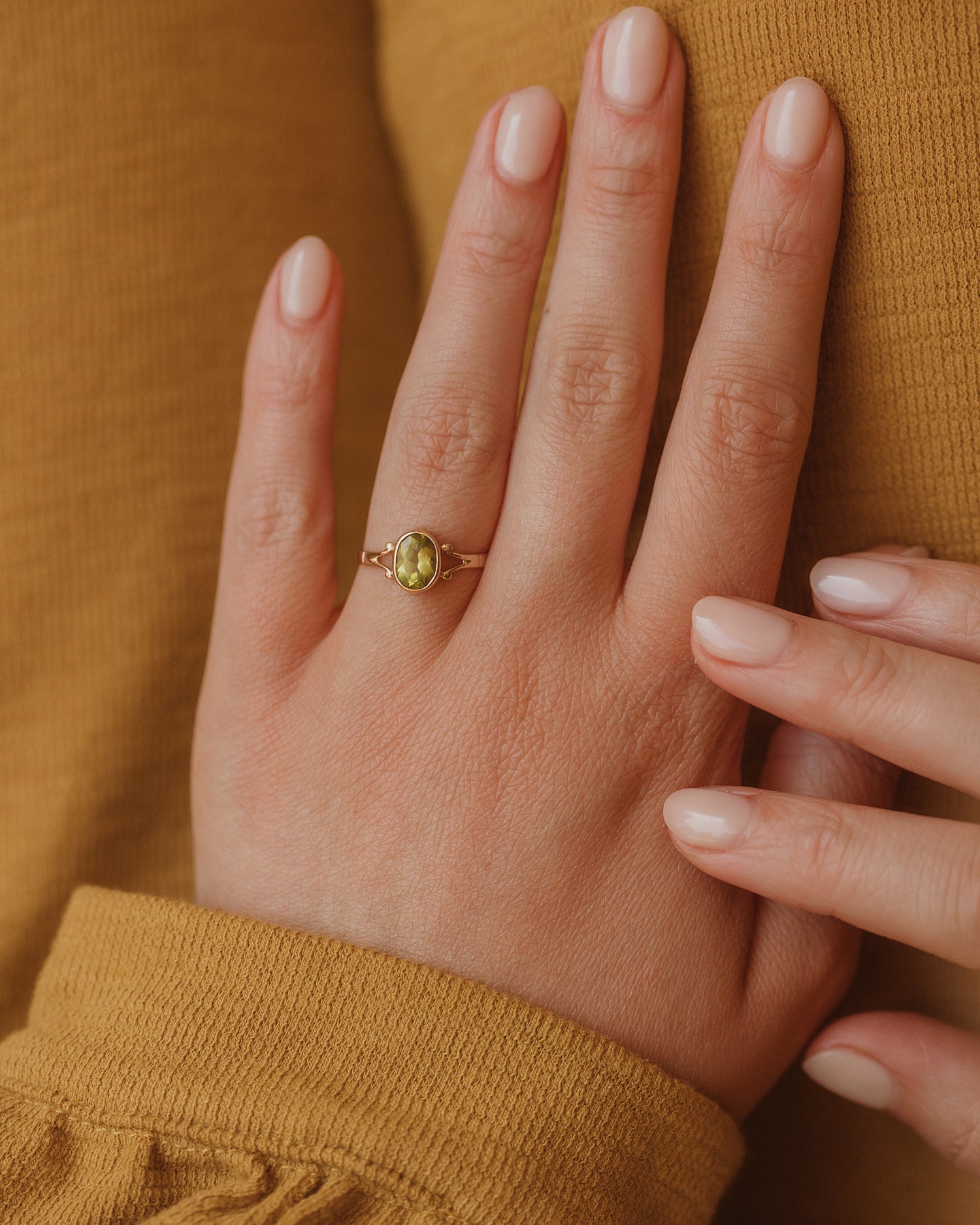Eleanor Vintage 9ct Gold Peridot Ring