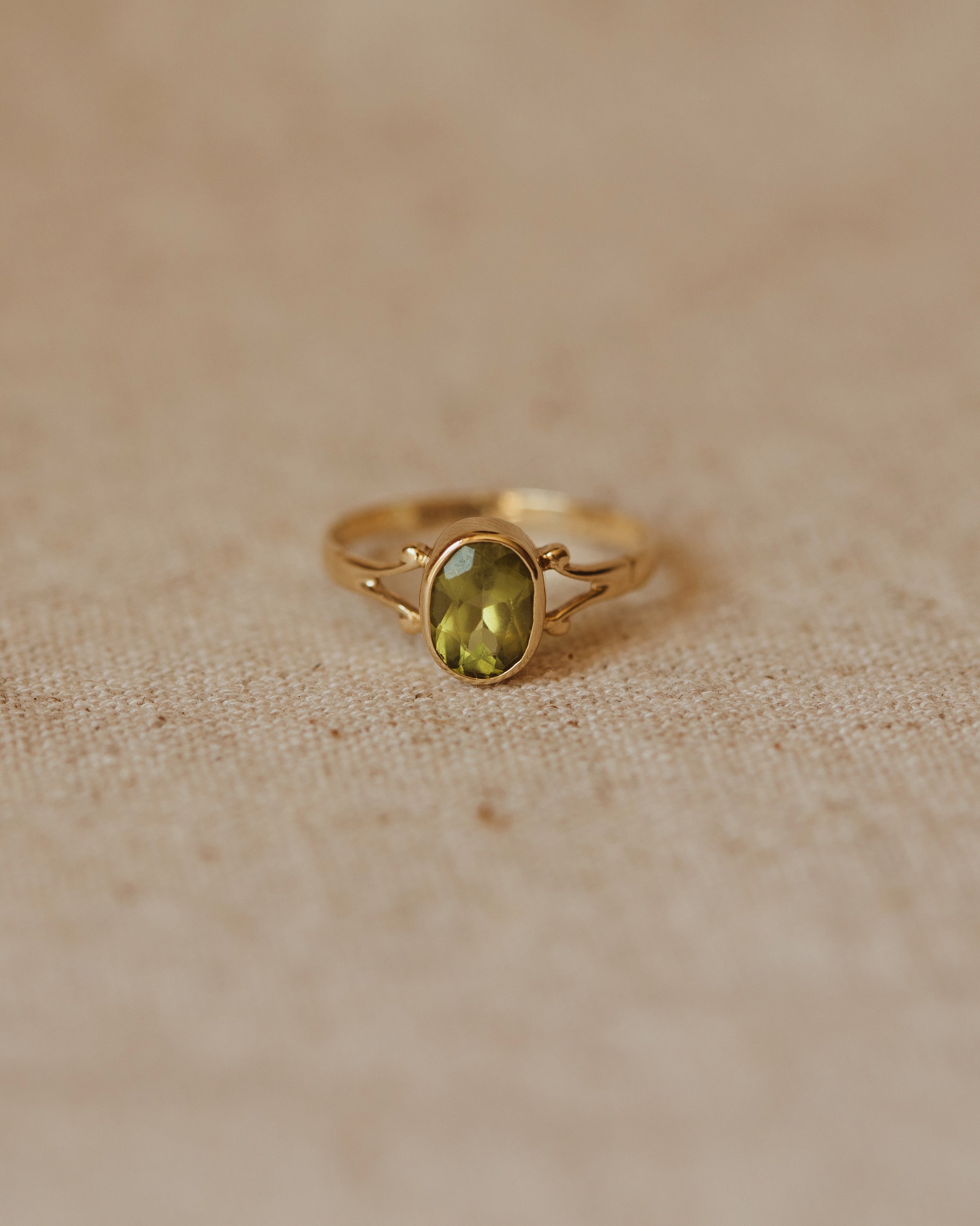 Image of Eleanor Vintage 9ct Gold Peridot Ring