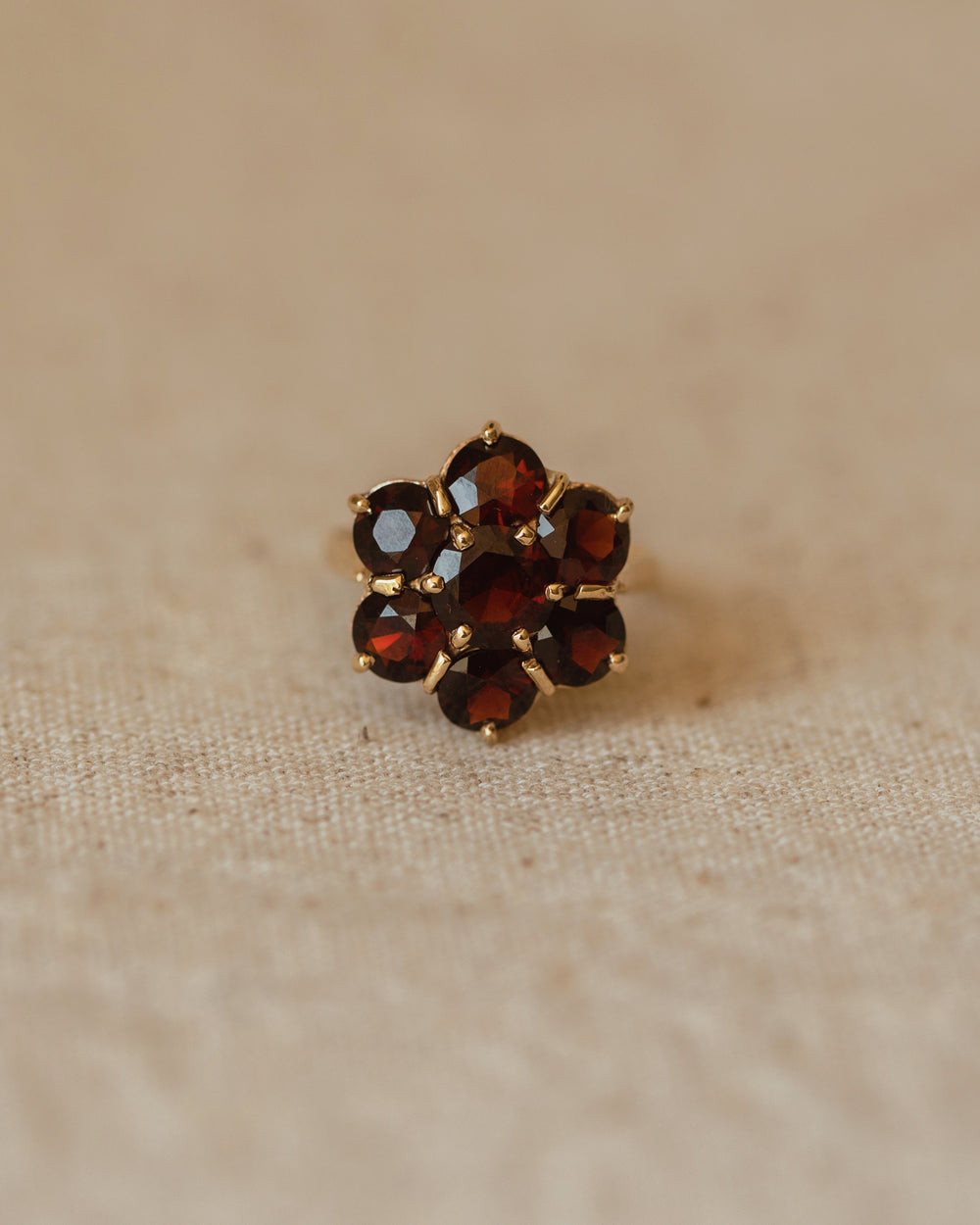 Temperance 1982 9ct Gold Garnet Cluster Ring