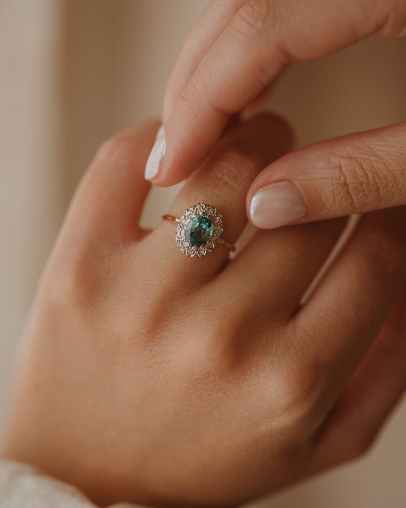 Phyllis 1967 18ct Gold Blue Zircon & Diamond Cluster Ring