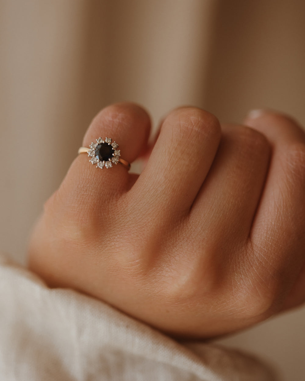 Elva 1983 9ct Gold Sapphire & Diamond Cluster Ring