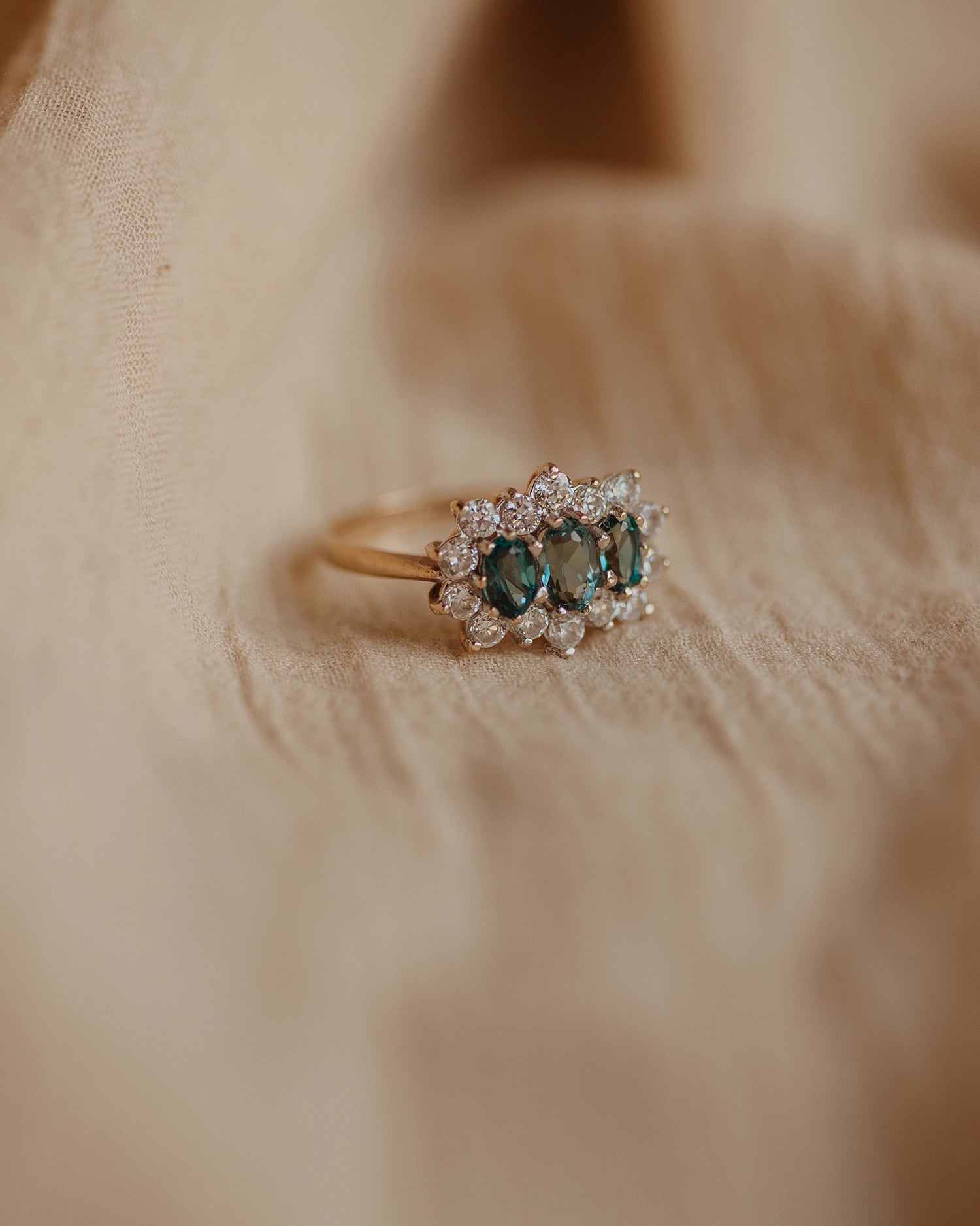 Jolene 1975 9ct Gold Vintage Blue Topaz Ring