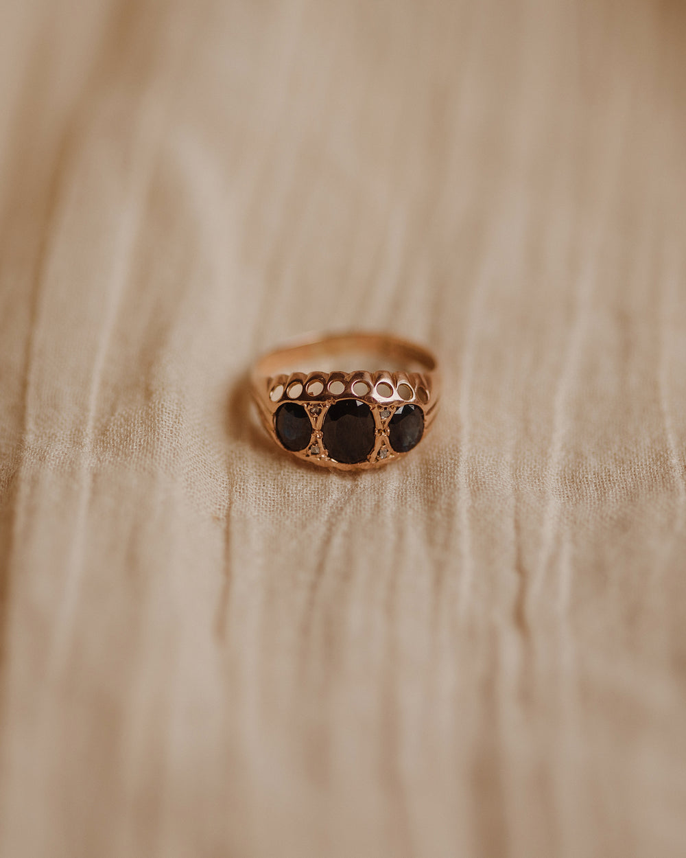 Victoria 1915 9ct Gold Vintage Sapphire & Diamond Ring