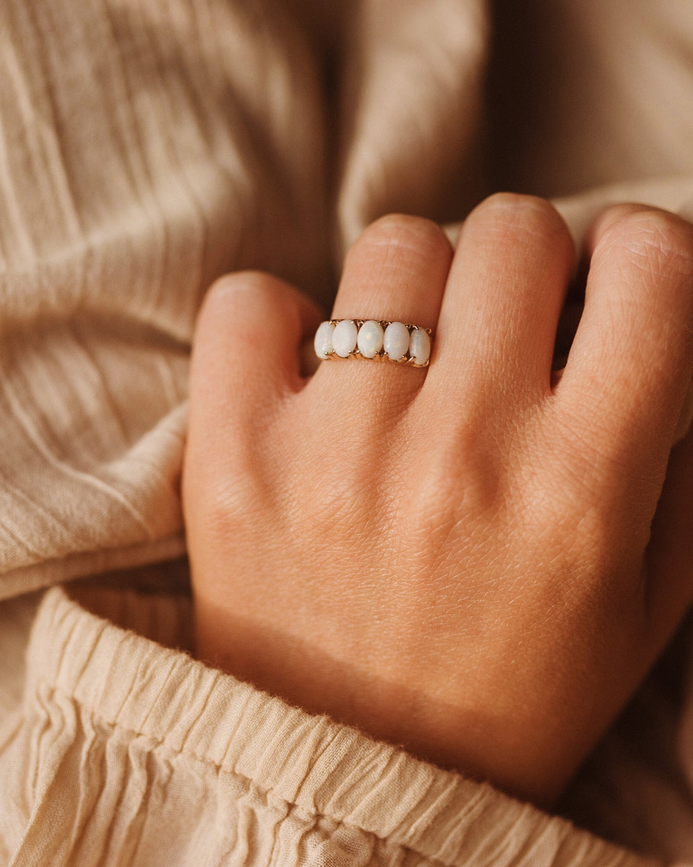 Erma 1974 9ct Gold Opal Ring