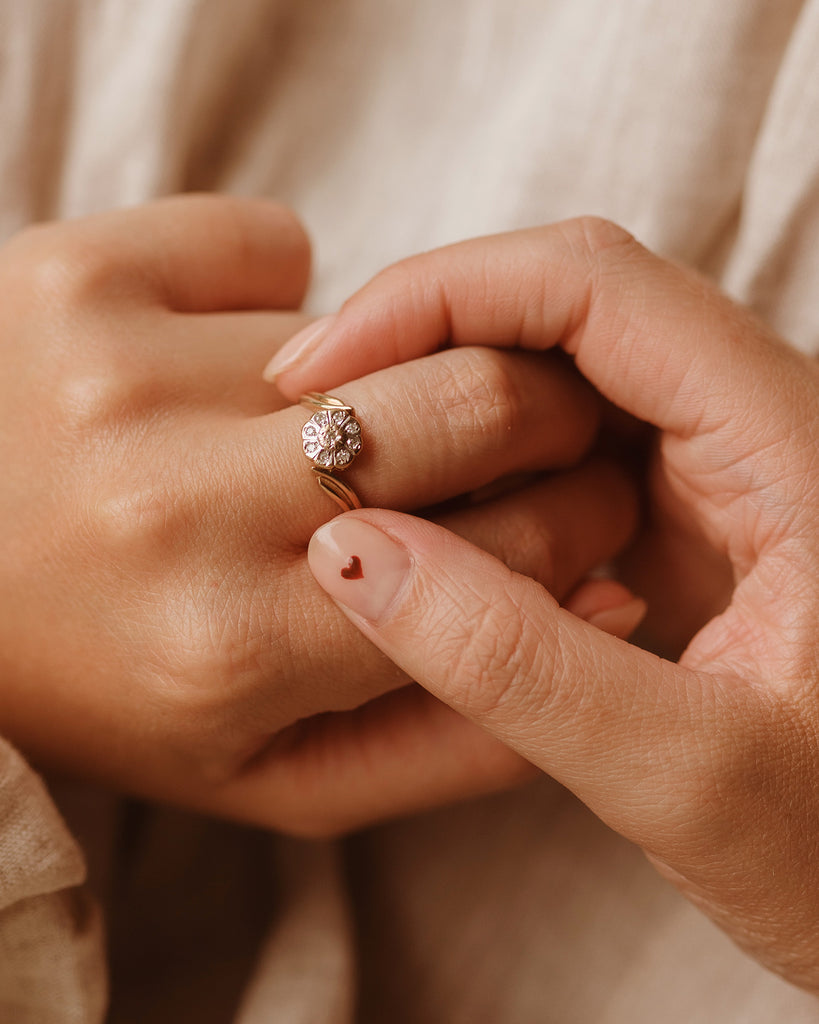 Arie 9ct Gold Nine Diamond Ring