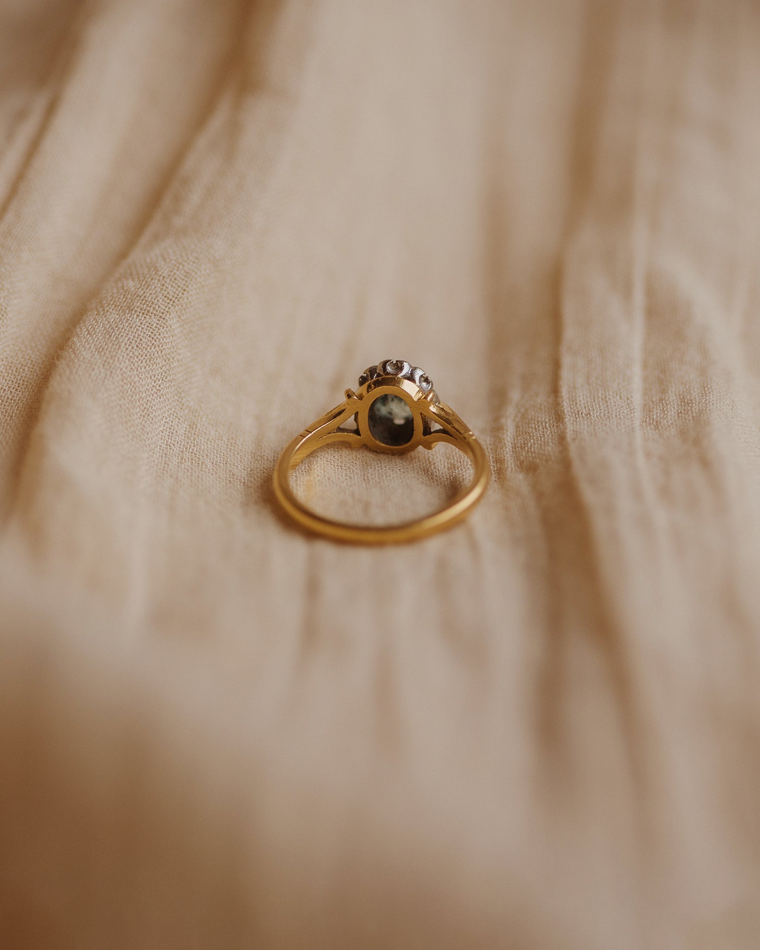 Sadie 1978 18ct Gold Aquamarine & Diamond Ring
