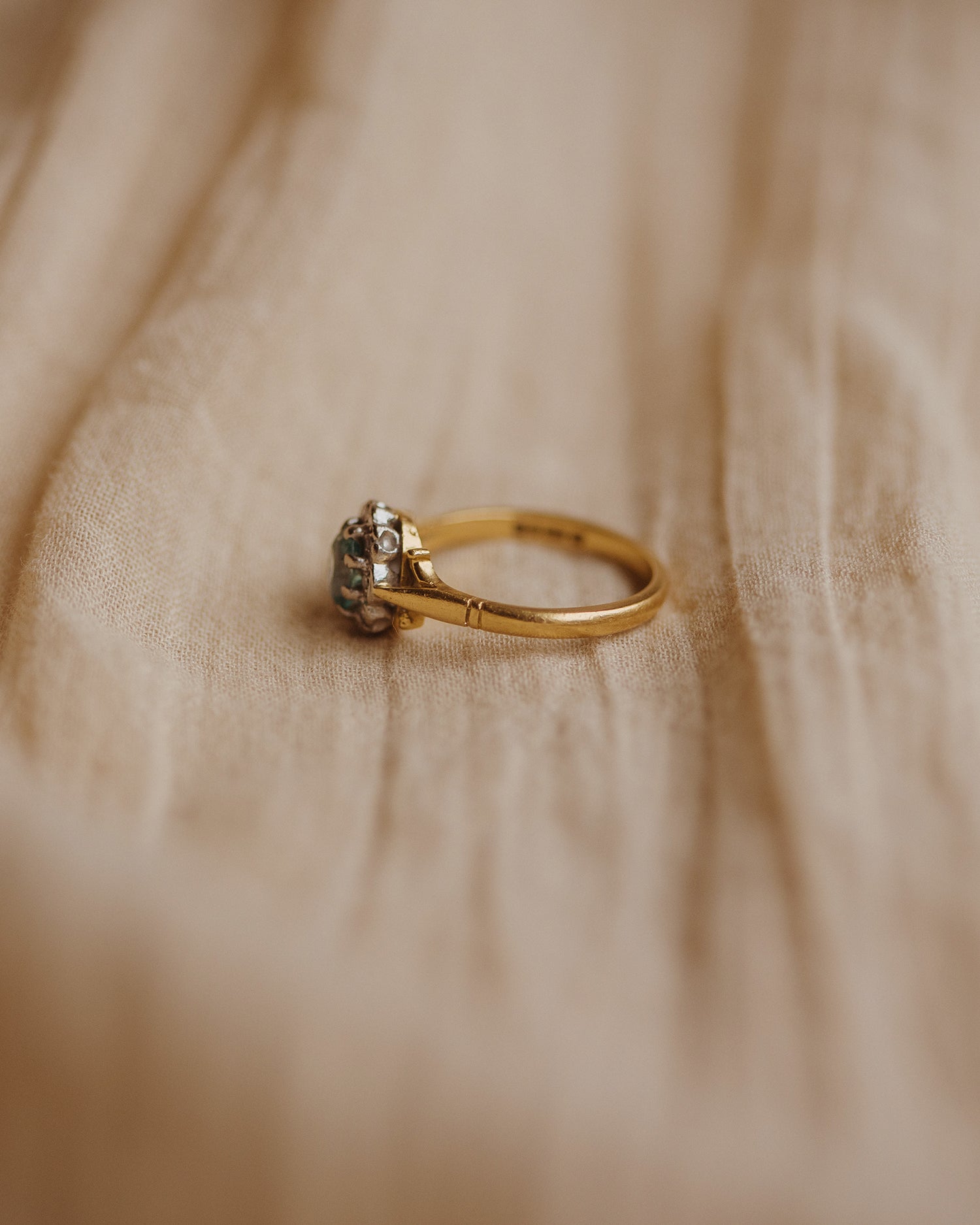 Sadie 1978 18ct Gold Aquamarine & Diamond Ring