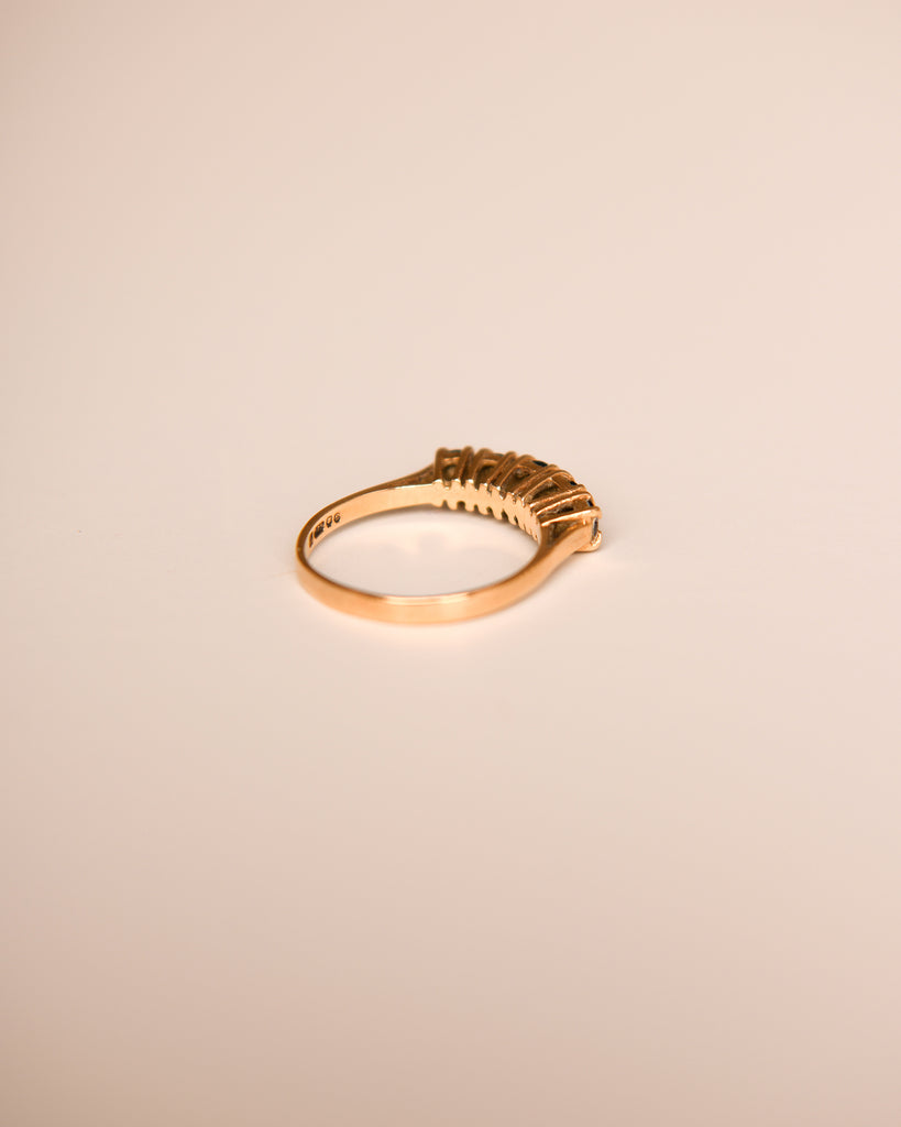 Nell 9ct Gold Vintage Sapphire Ring