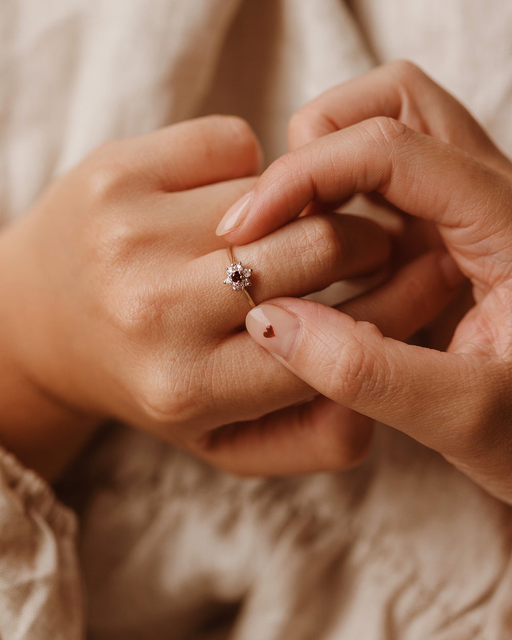 Quinn 9ct Gold Garnet Ring