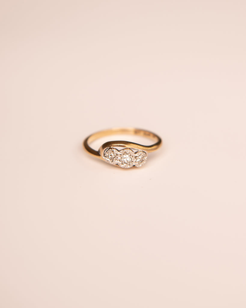 Hazel 9ct Gold Vintage Diamond Trilogy Ring