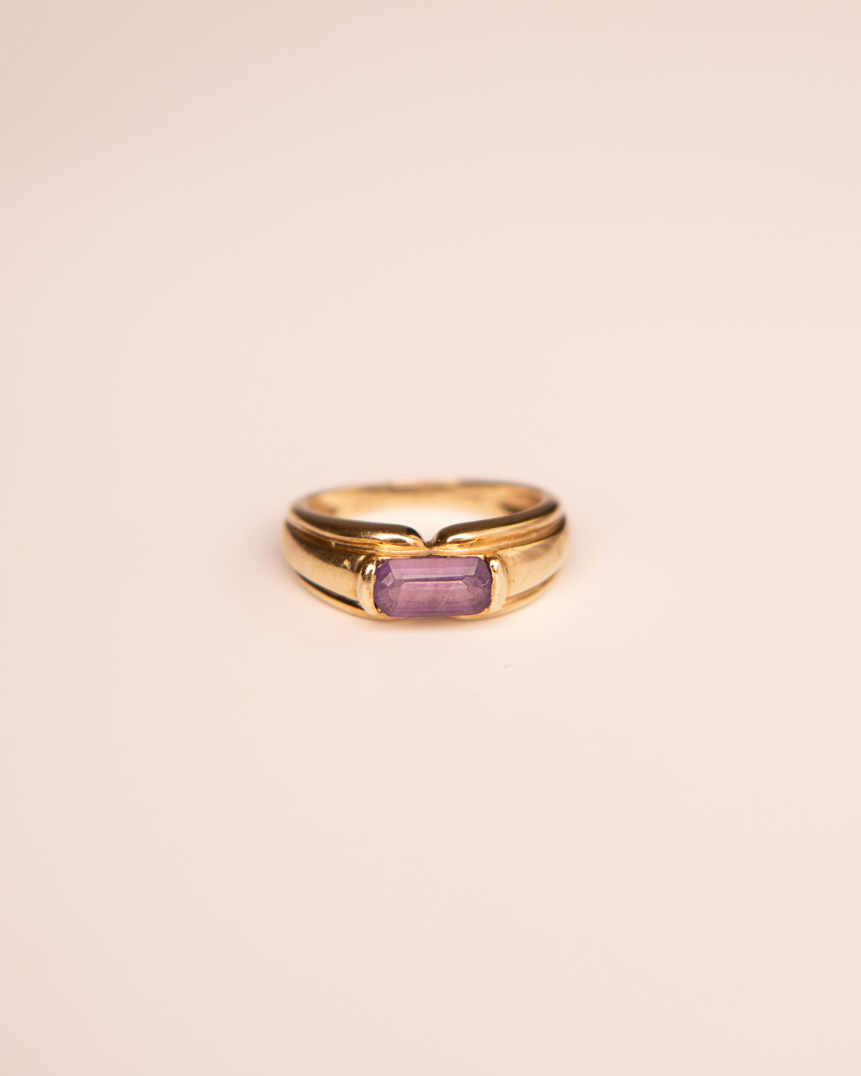 Image of Una 9ct Gold Vintage Amethyst Signet Ring