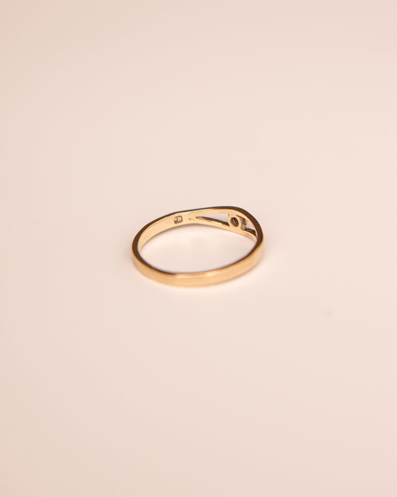 Iris 9ct Gold Diamond Ring