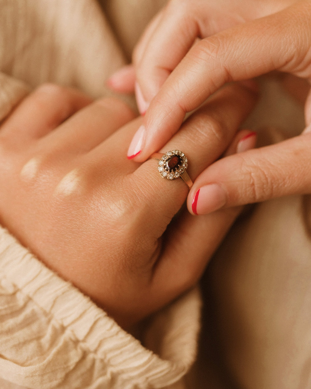 Jacinda 1965 9ct Gold Garnet Cluster Ring