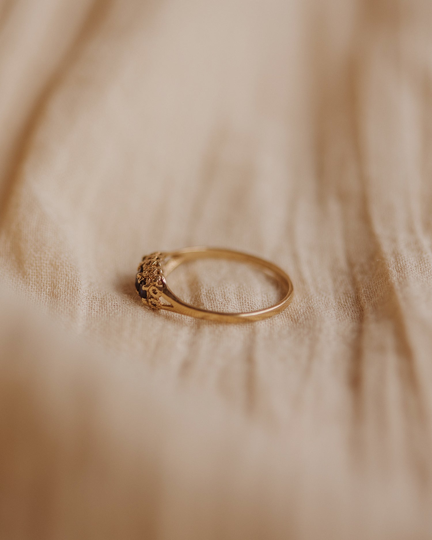 Francine 1986 9ct Gold Vintage Sapphire Ring