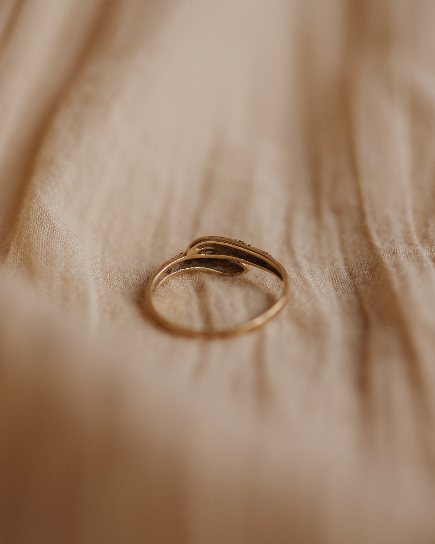 Minerva 9ct Gold Sapphire Snake Ring