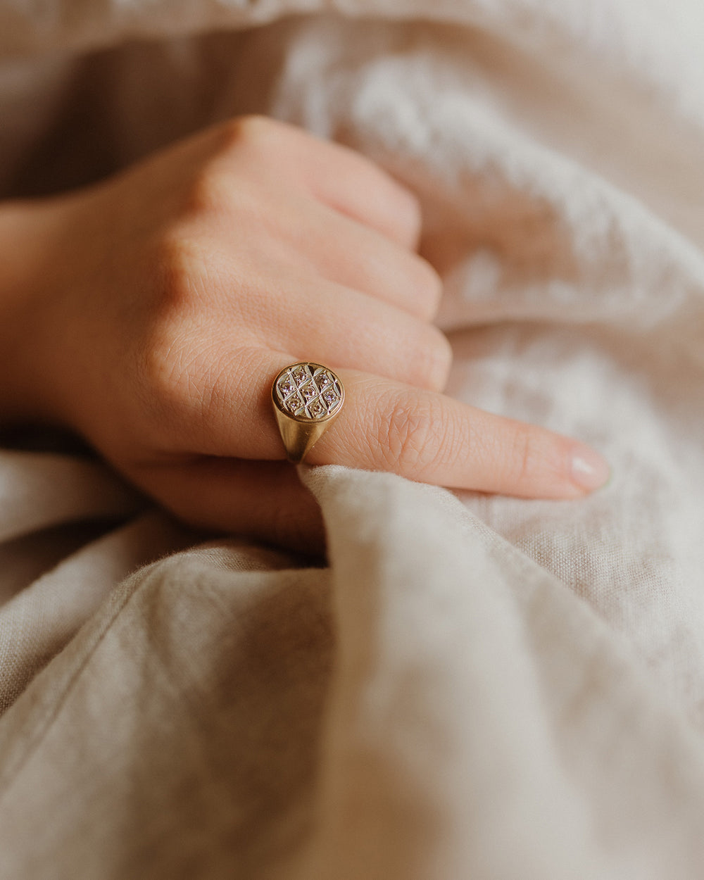 Willa 9ct Gold Signet Ring