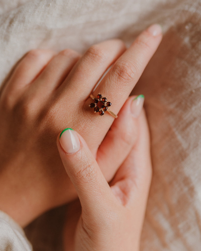 Cosette 9ct Gold Garnet Ring