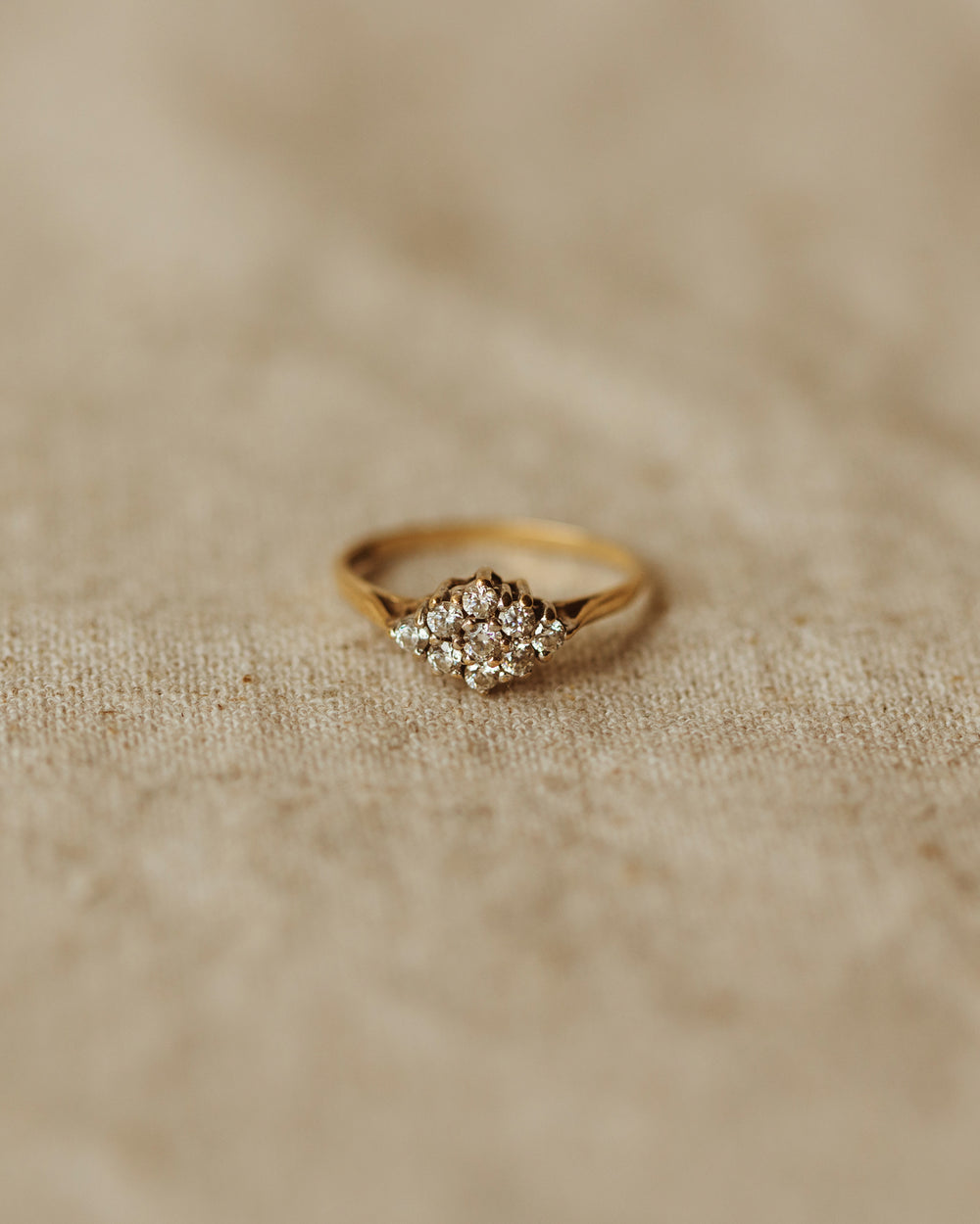 Victoria Vintage 9ct Gold CZ Cluster Ring