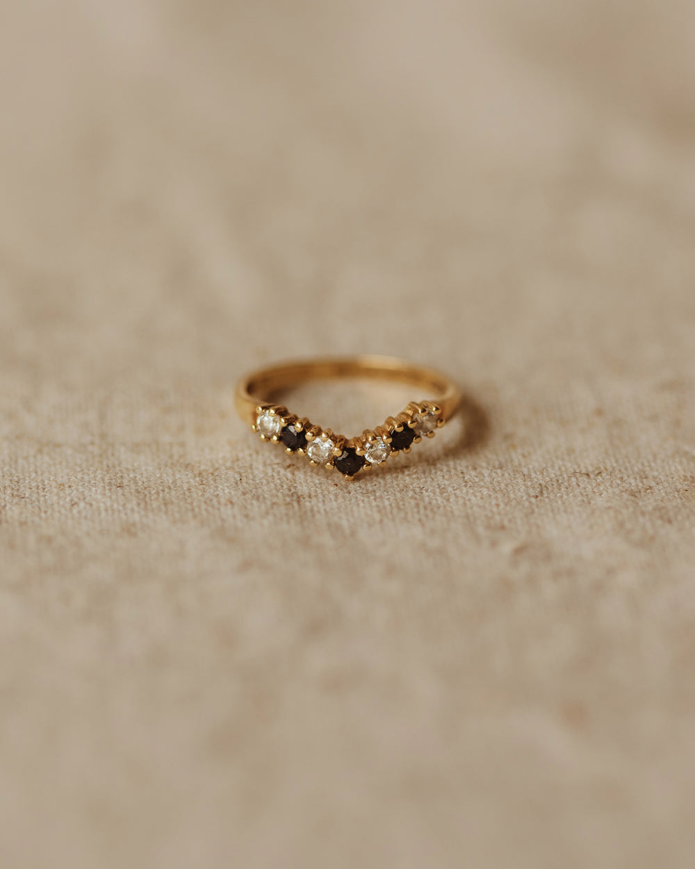 Trudy Vintage 9ct Gold Sapphire Wishbone Ring