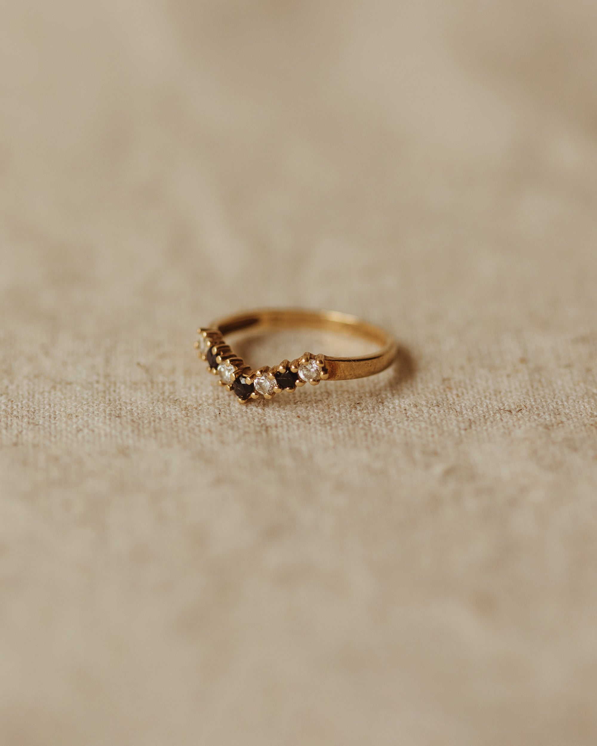 Trudy Vintage 9ct Gold Sapphire Wishbone Ring
