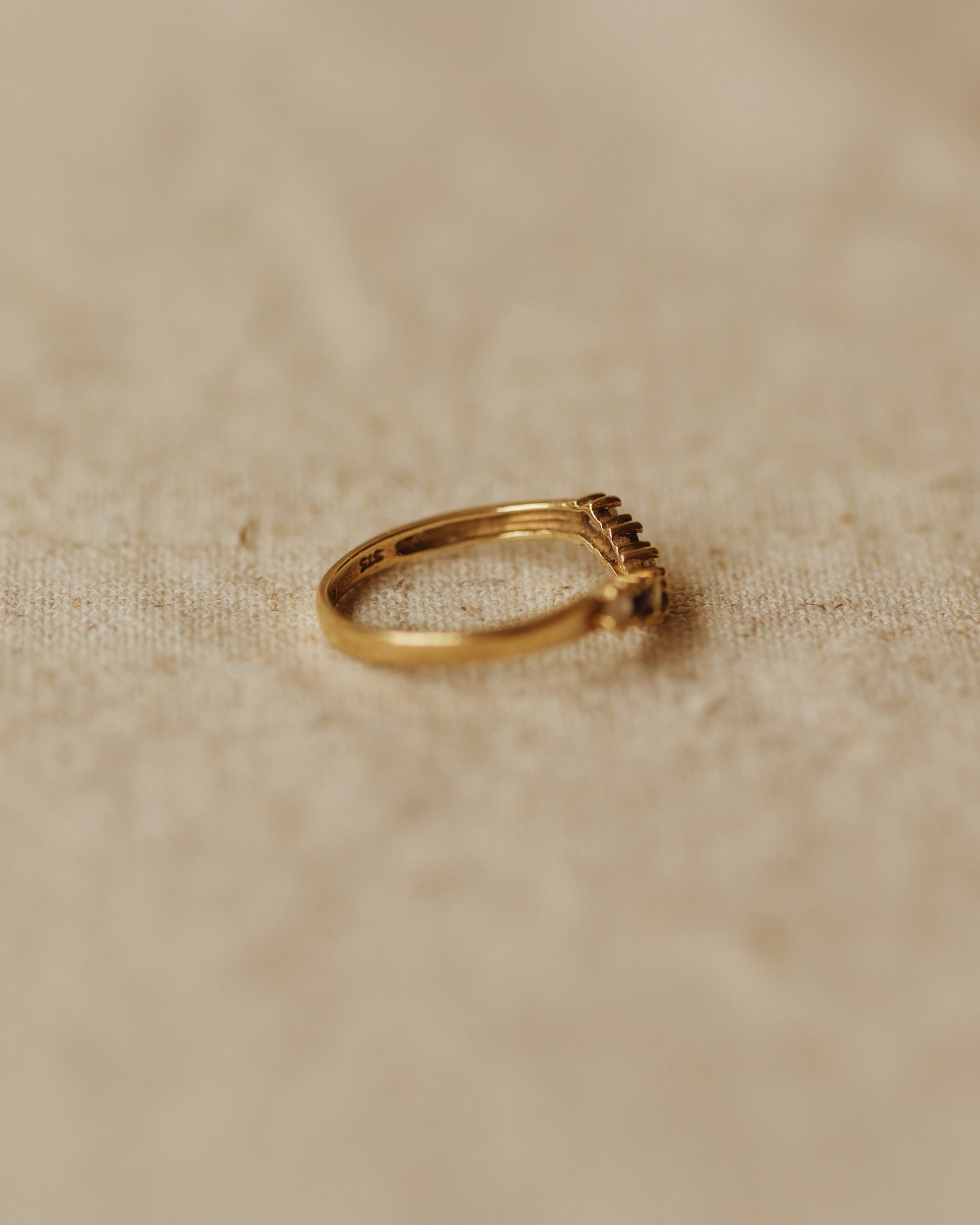 Trudy Vintage 9ct Gold Sapphire Wishbone Ring