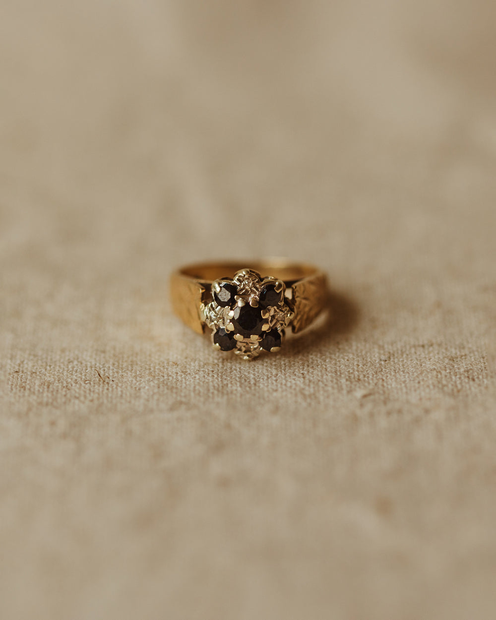 Meredith 1978 9ct Gold Sapphire & Diamond Ring