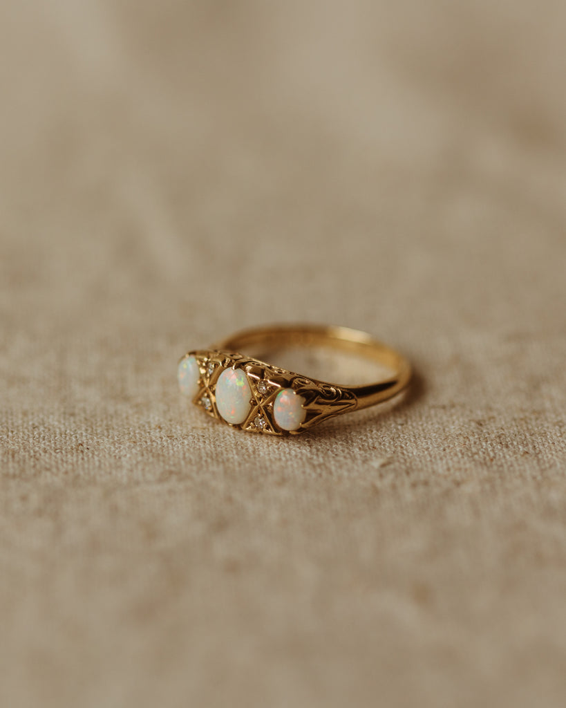 Alberta 1979 9ct Gold Opal & Diamond Ring
