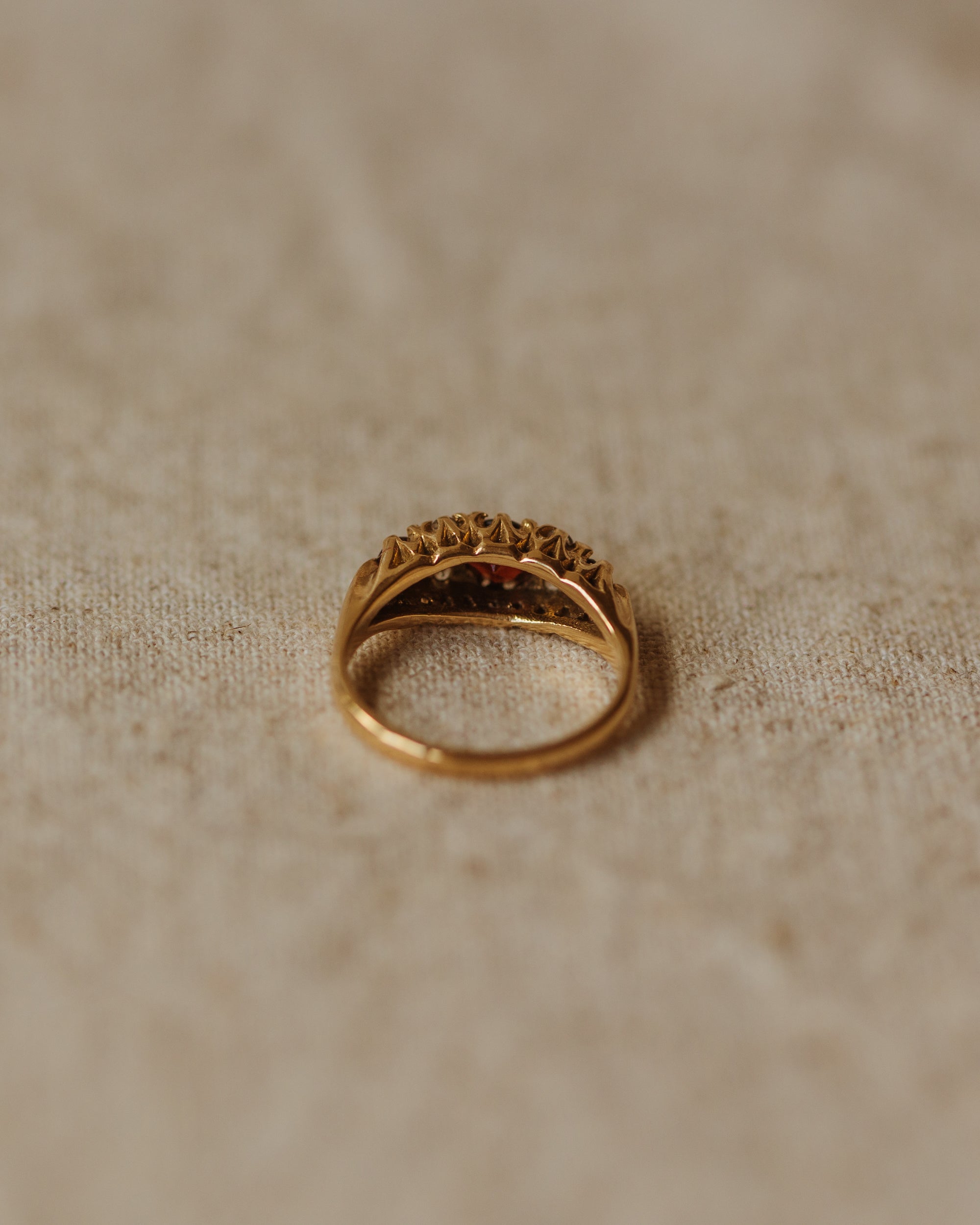 Clementine 1975 9ct Gold Garnet Ring