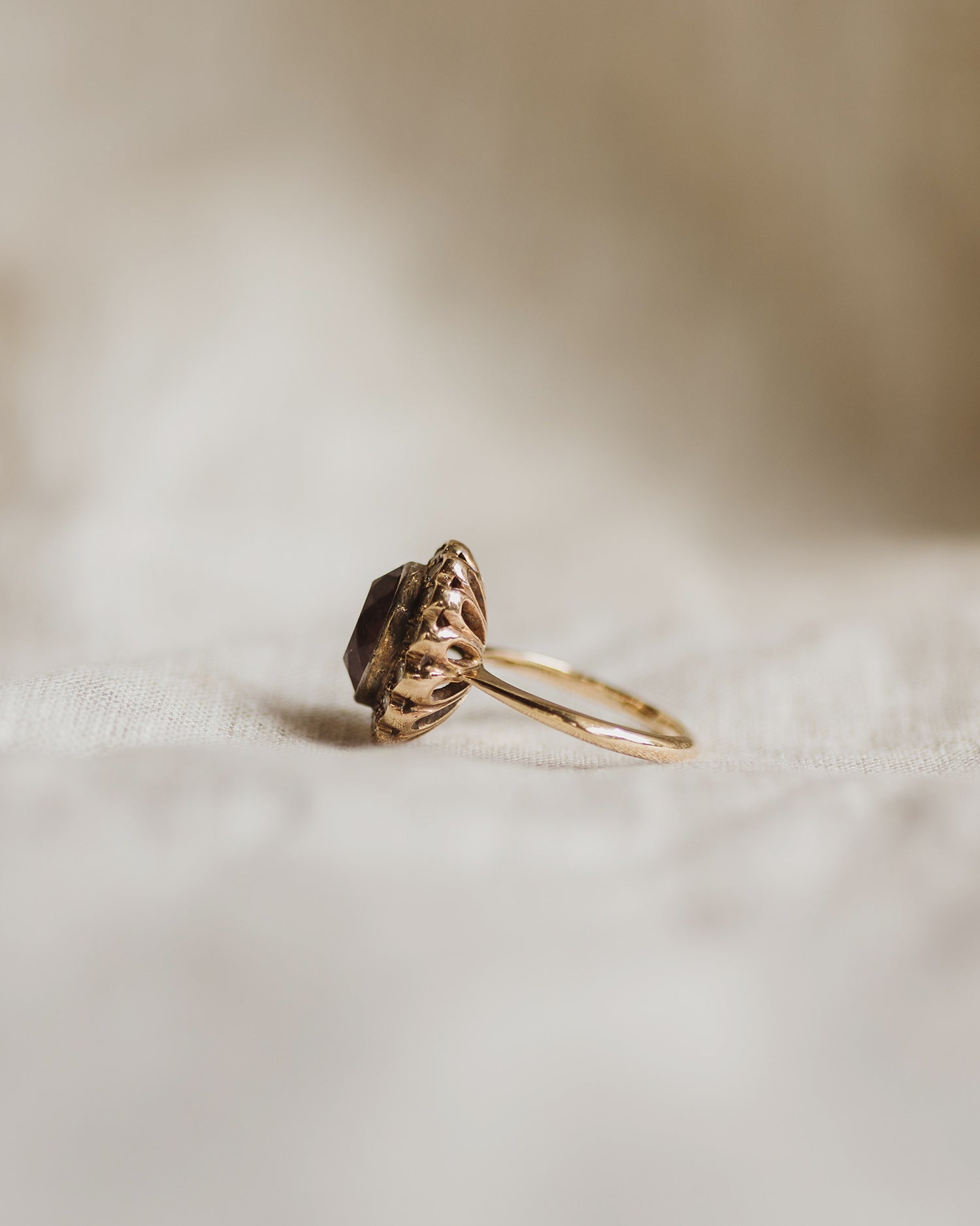 Verona 9ct Gold Amethyst Ring