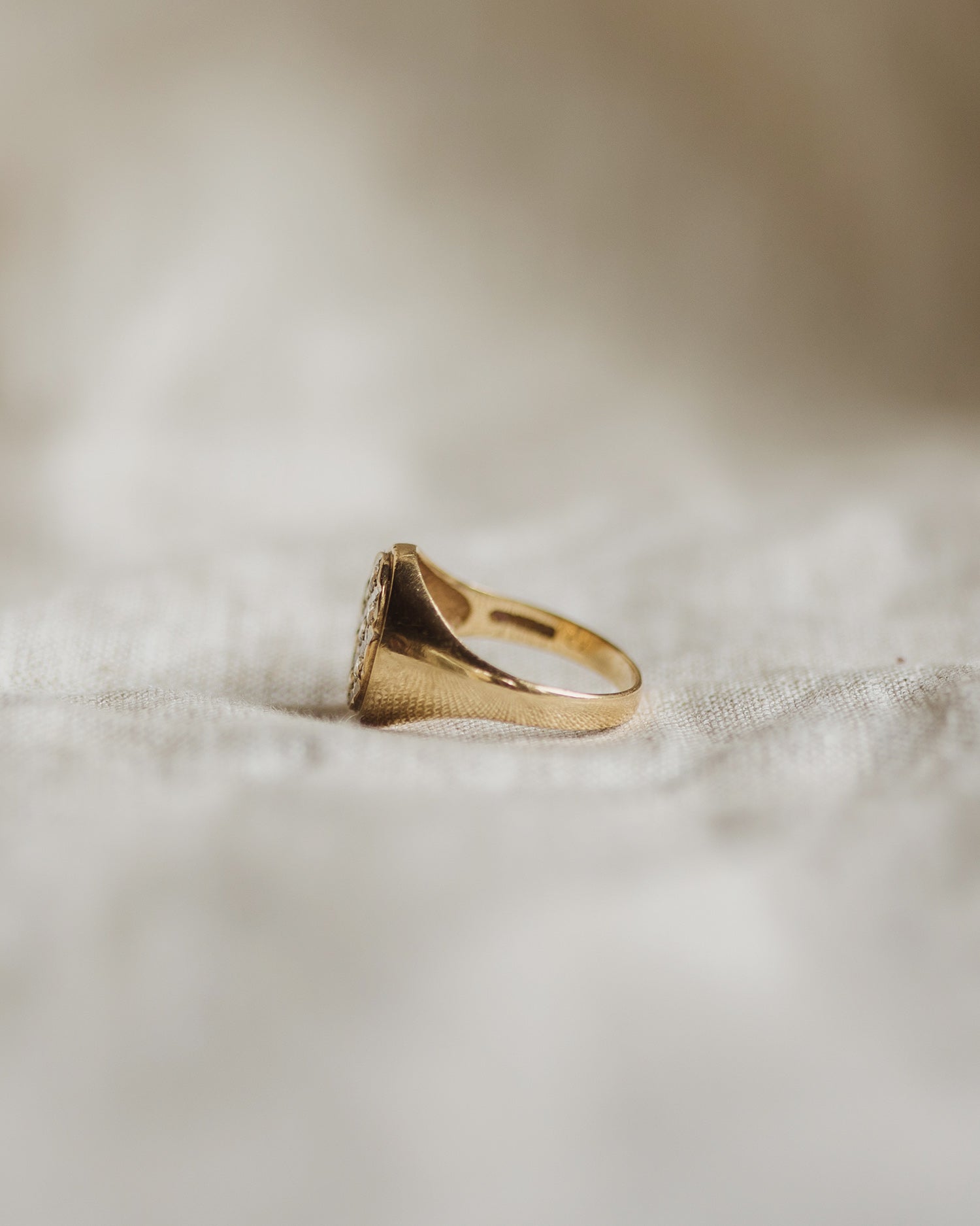 Willa 9ct Gold Signet Ring