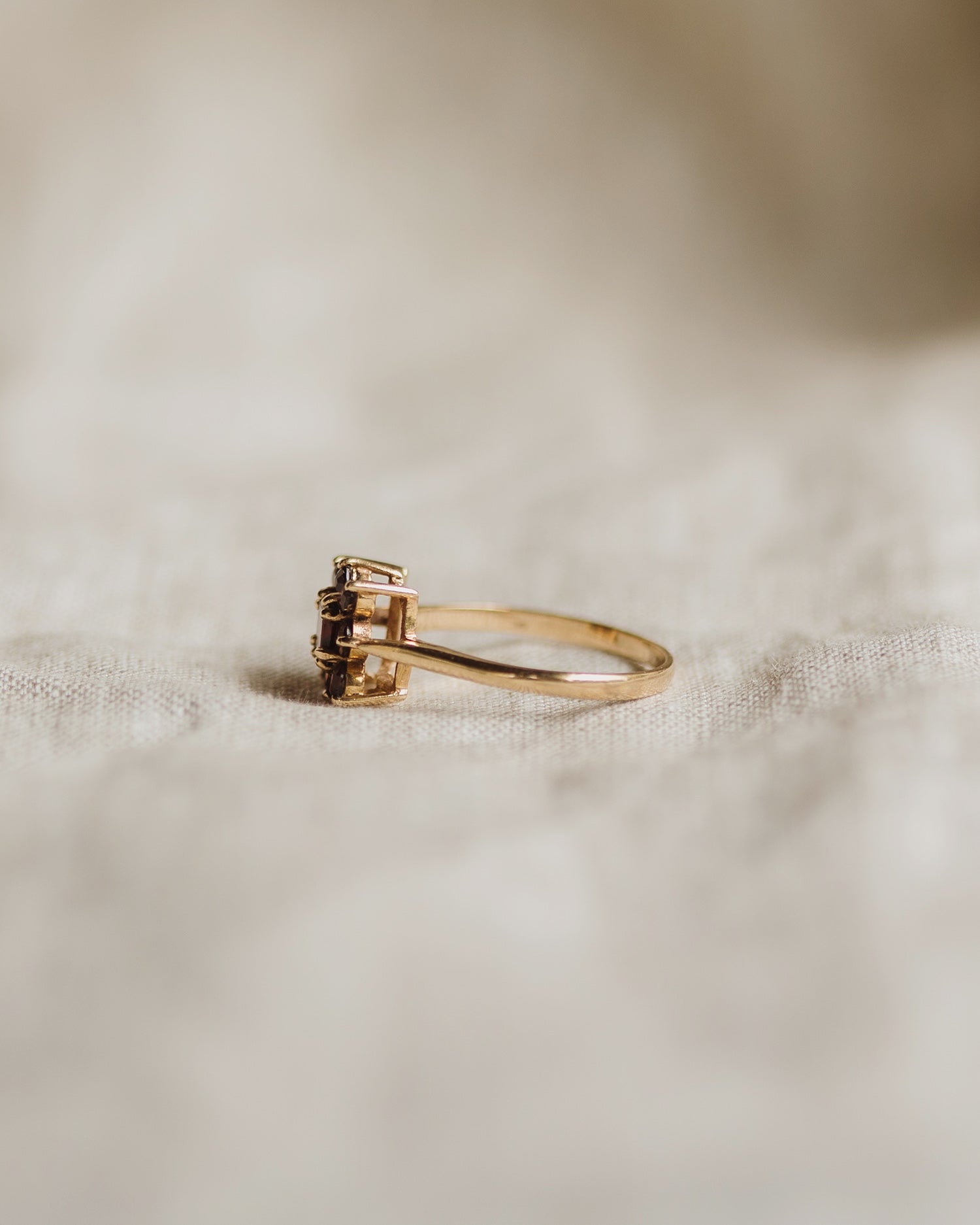 Cosette 9ct Gold Garnet Ring