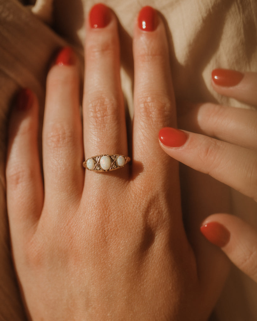 Alberta 1979 9ct Gold Opal & Diamond Ring